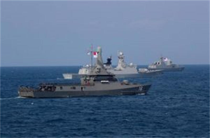 中国和新加坡海军海上联合演习圆满结束