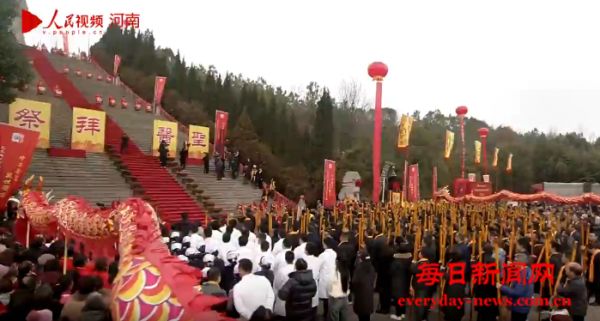 河南南阳：医圣山下传中医薪火