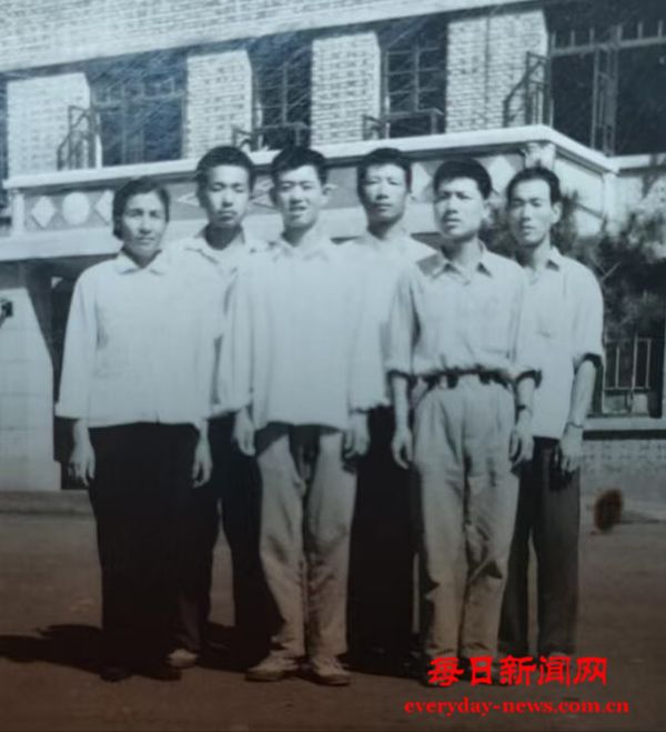 01.jpg 01.jpg