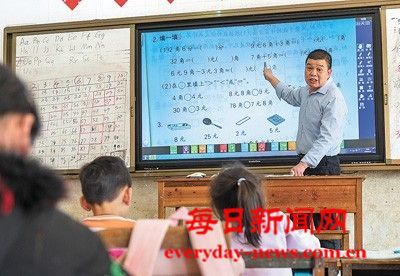 讲台捧书卷 灶台做羹汤