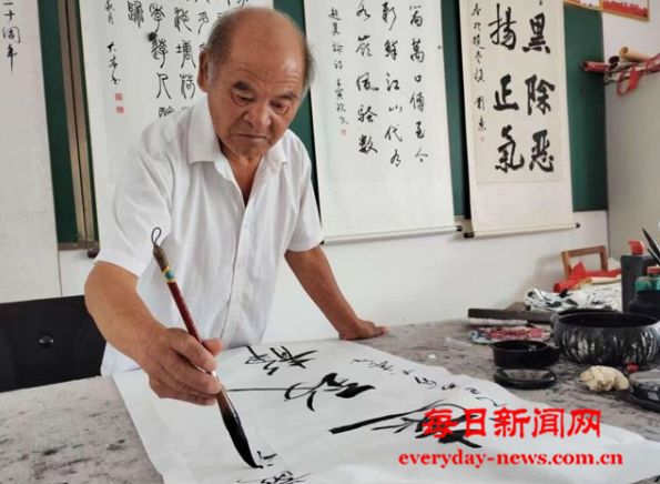 安徽省亳州市臧大春书画未老夕阳红
