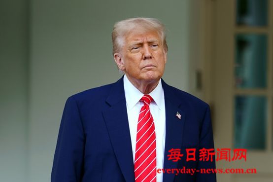 特朗普喊话泽连斯基：放弃克里米亚和加入北