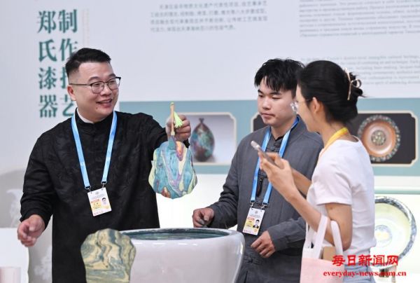上合组织天津峰会丨记者手记：指尖相传的技