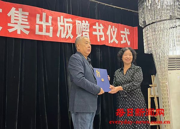 七十年心血筑路  讴歌时代辉煌