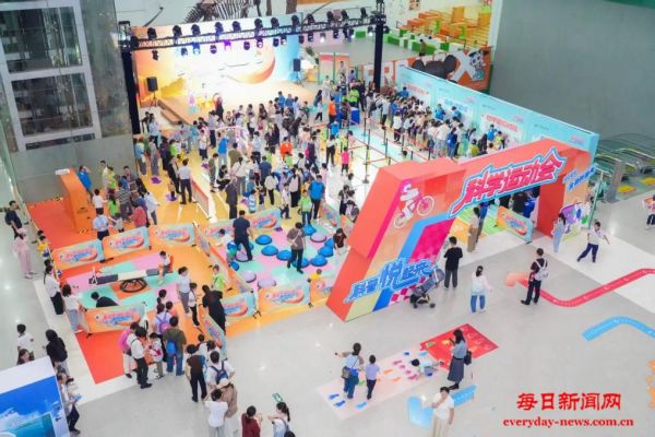 “夜探科技馆”掀起大众科普新热潮