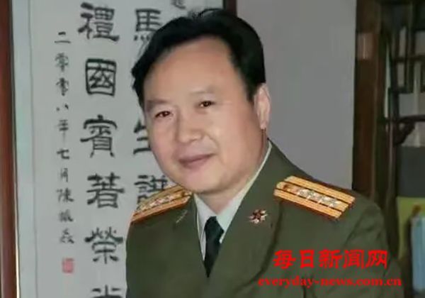 吕华强《破阵子·贺新中国成立七十六周年》