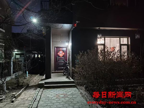 四人团伙私闯民宅寻衅滋事，户主正当防卫反